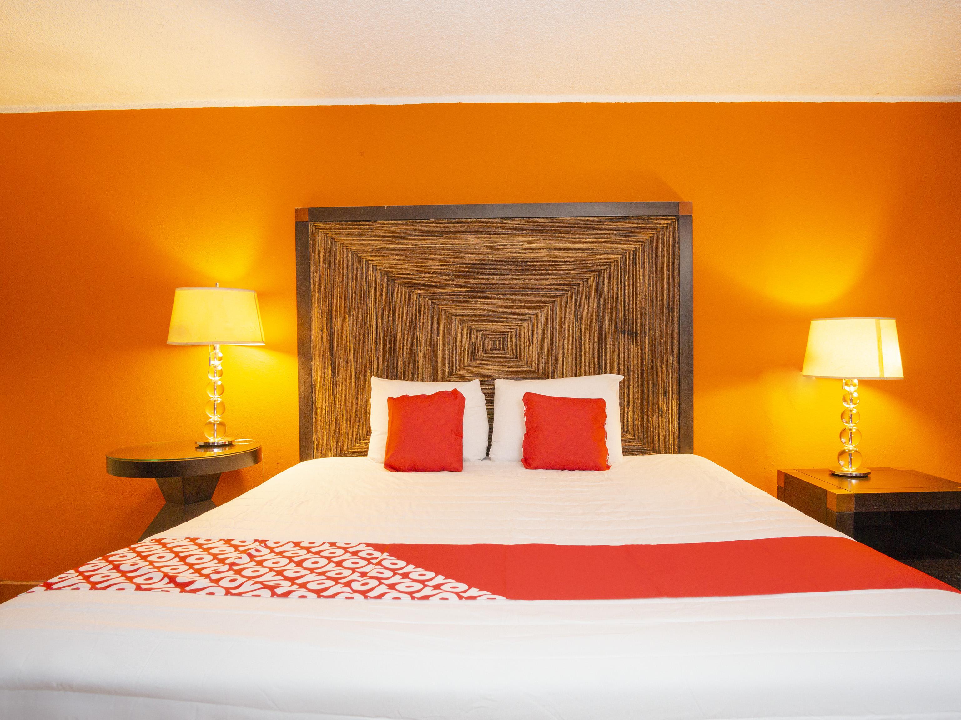 Oyo Hotel Hacienda Don Luis, Росарито Екстериор снимка A typical OYO hotel room
