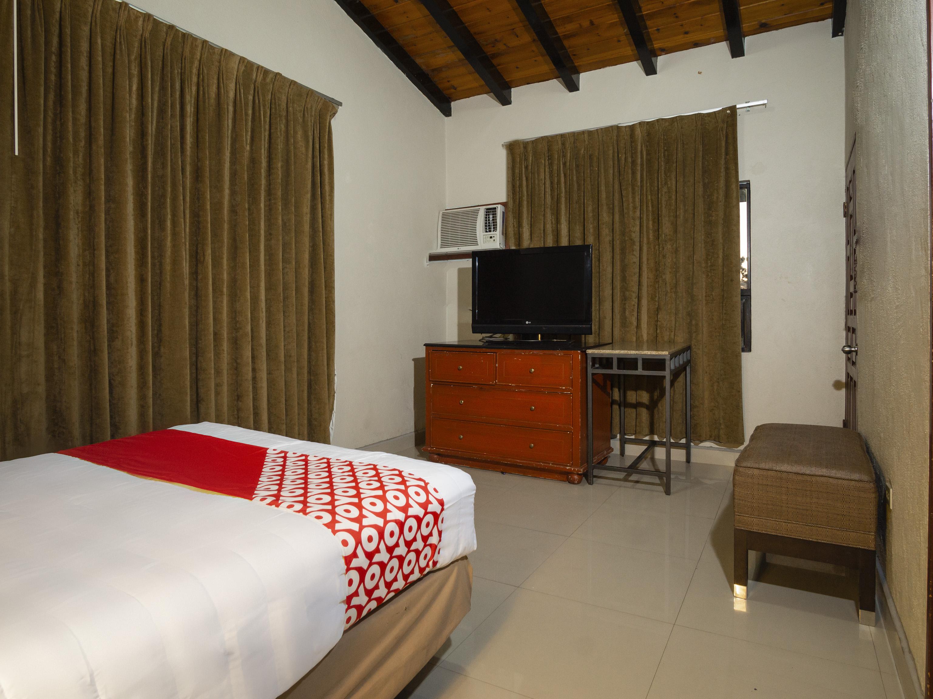 Oyo Hotel Hacienda Don Luis, Росарито Екстериор снимка A bedroom at the hotel