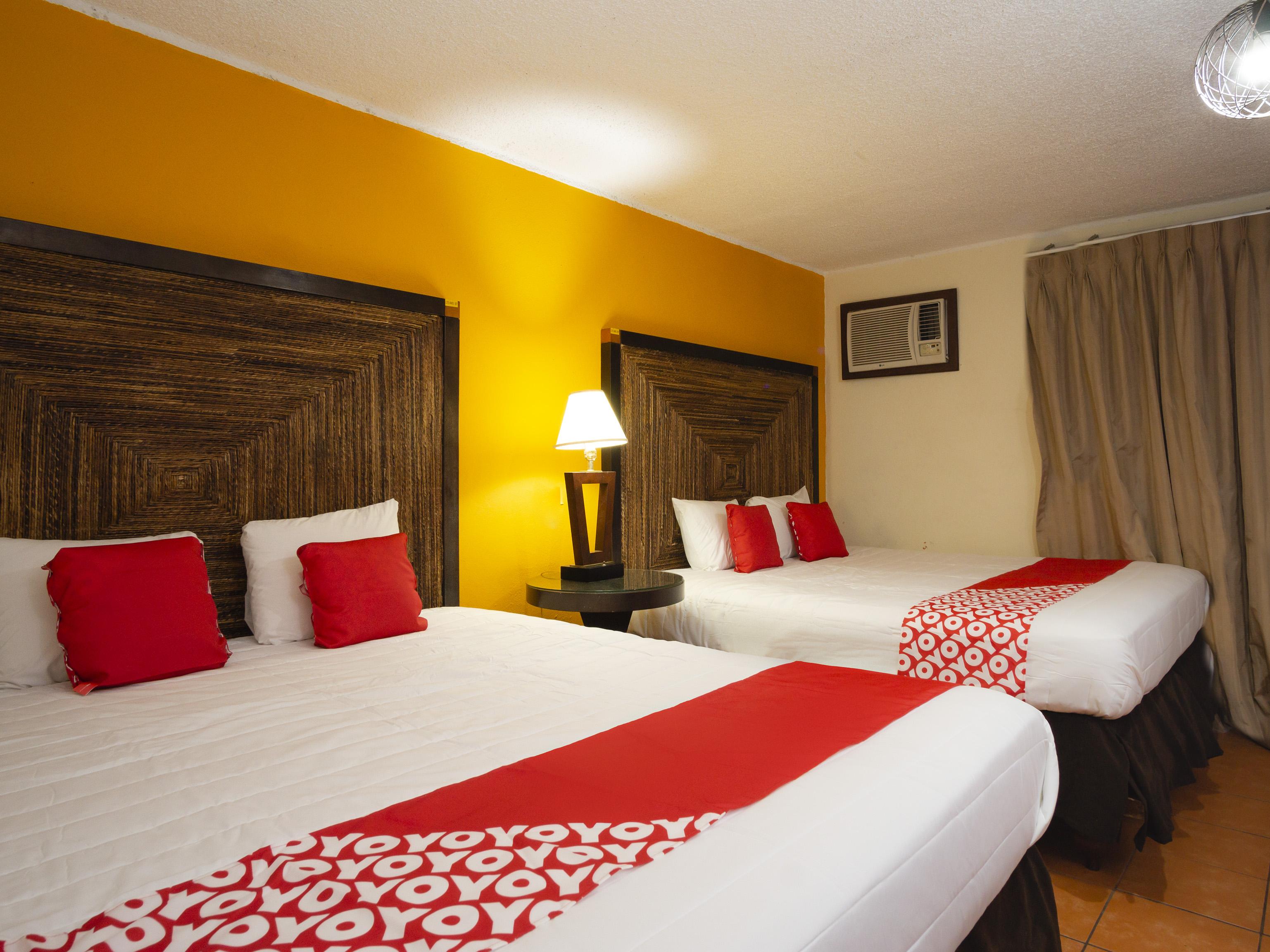 Oyo Hotel Hacienda Don Luis, Росарито Екстериор снимка A typical OYO hotel room in San Francisco, California