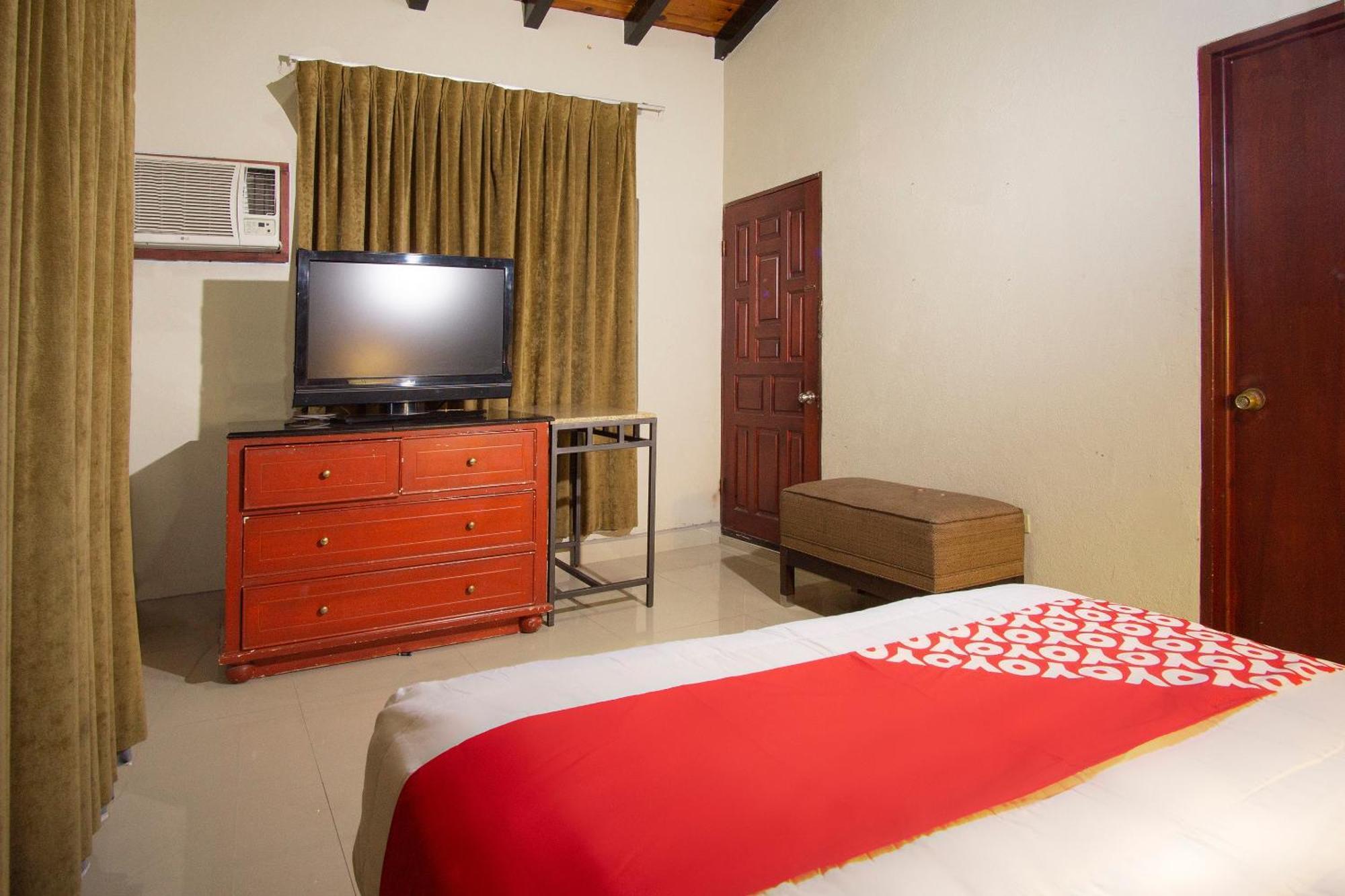 Oyo Hotel Hacienda Don Luis, Росарито Екстериор снимка A typical hotel room