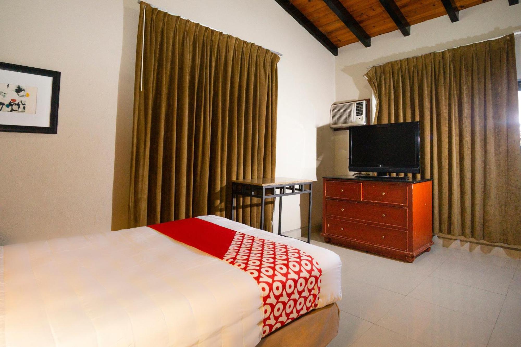 Oyo Hotel Hacienda Don Luis, Росарито Екстериор снимка A room at the hotel